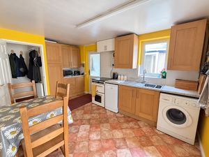 Kitchen Breakfast Room- click for photo gallery